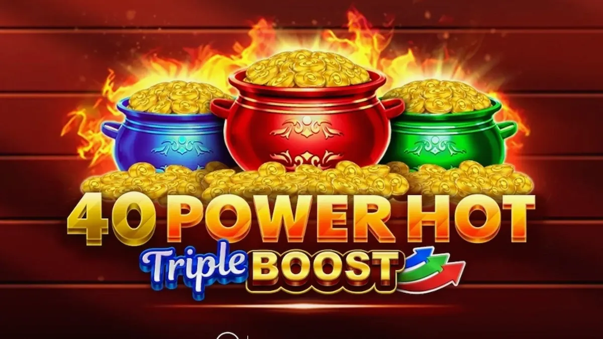 Ang interface ng 40 Power Hot Triple Boost slot na nagpapakita ng makulay na reels at kontrol.